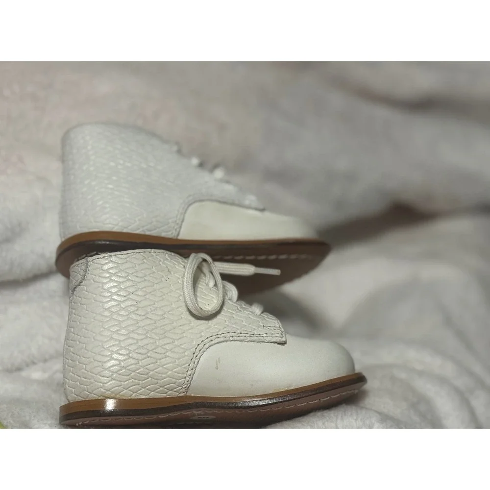 Josmo Walker Toddler White Lace Up Boots Textured Snake Skin Detail Size 5